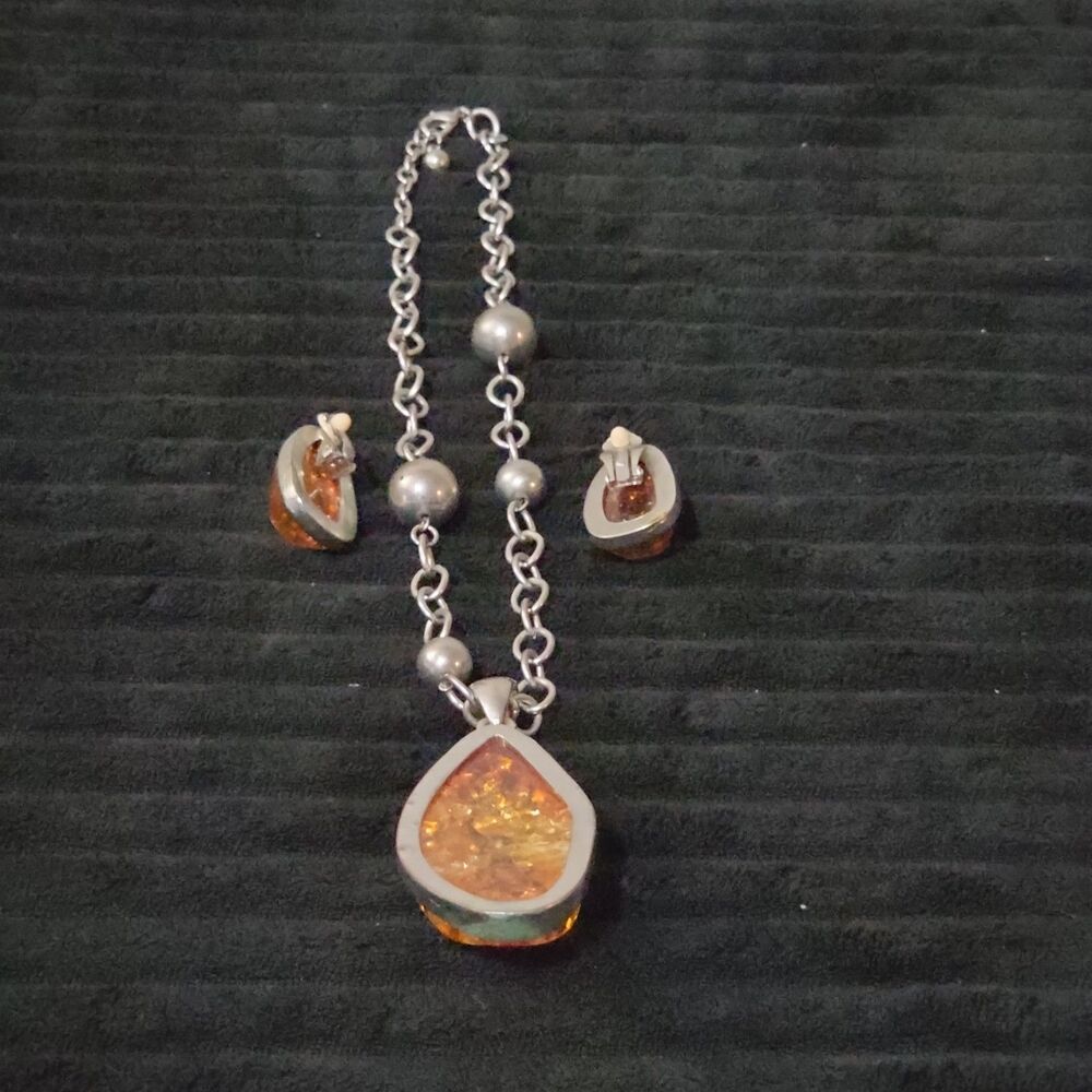 Vintage Faux Amber Necklace Clip On Earrings Set Silver Tone Teardrop Shimmer - Picture 16 of 16
